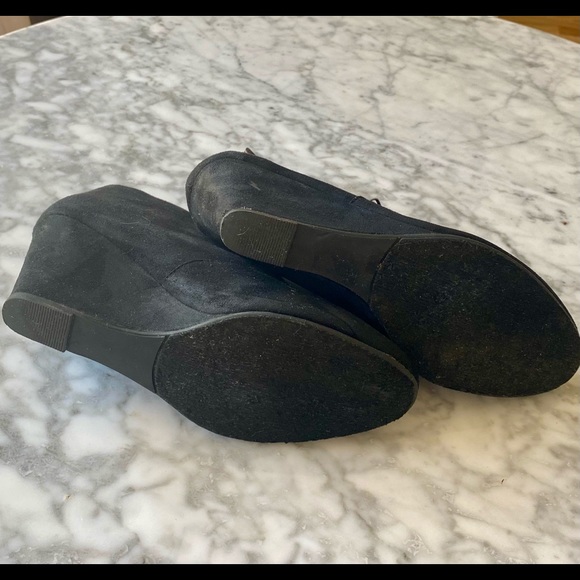 CL by CHINESE LAUNDRY Black Faux Suede Booties - Picture 8 of 10